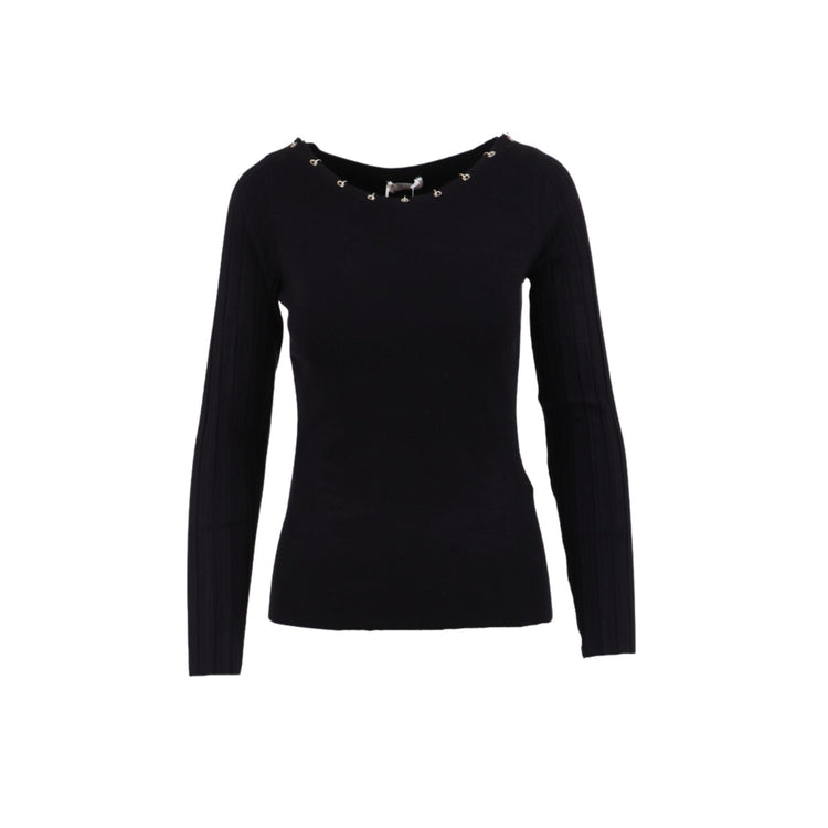 Women's sweater with eyelets at the neck
