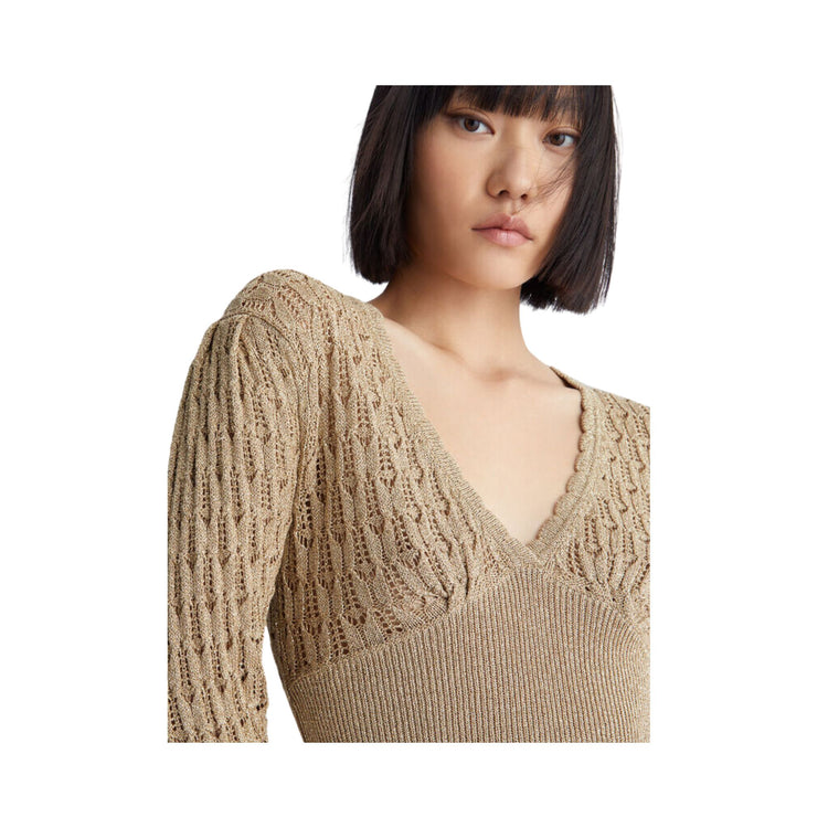 Pull pour femme avec finitions perforées