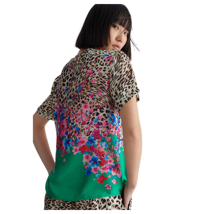 Women's T-shirt with floral print pattern