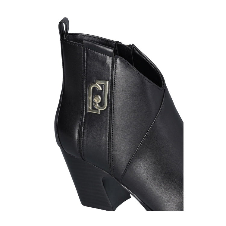 Stivaletti Donna Texani in pelle nero dettaglio