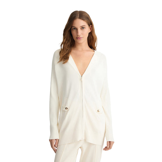 Cardigan Donna in maglia con zip Bianco modella frontale