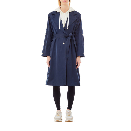 Trench Blu Donna con bottoni sulle maniche modella frontale