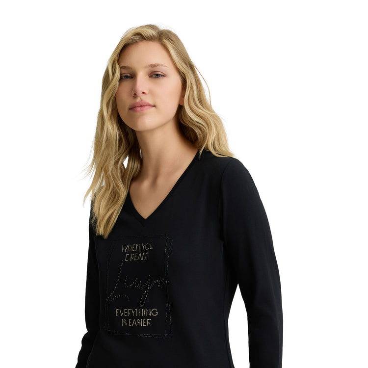 T-shirt Donna a maniche lunghe nera modella frontale ravvicinata