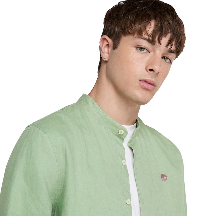 Camicia Uomo Mill Brook in Lino Verde dettaglio modello frontale ravvicinato
