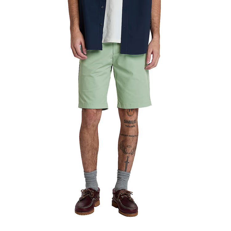 Shorts Chino Uomo in Twill Claremont Verde chiaro modello frontale