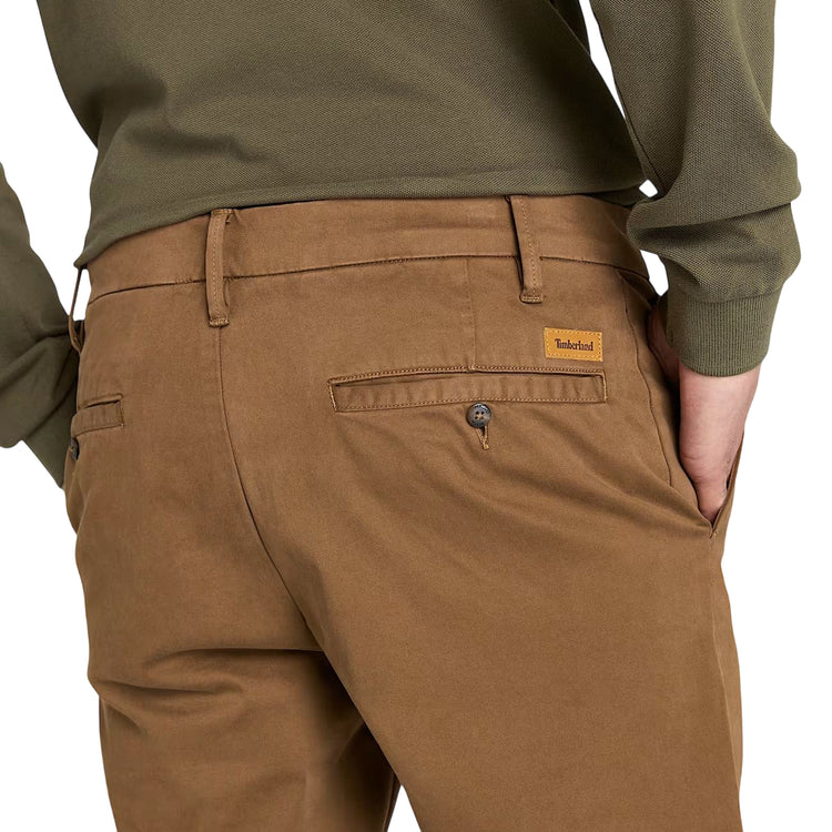 Pantaloni Uomo Chino Claremont Giallo scuro dettaglio retro ravvicinato