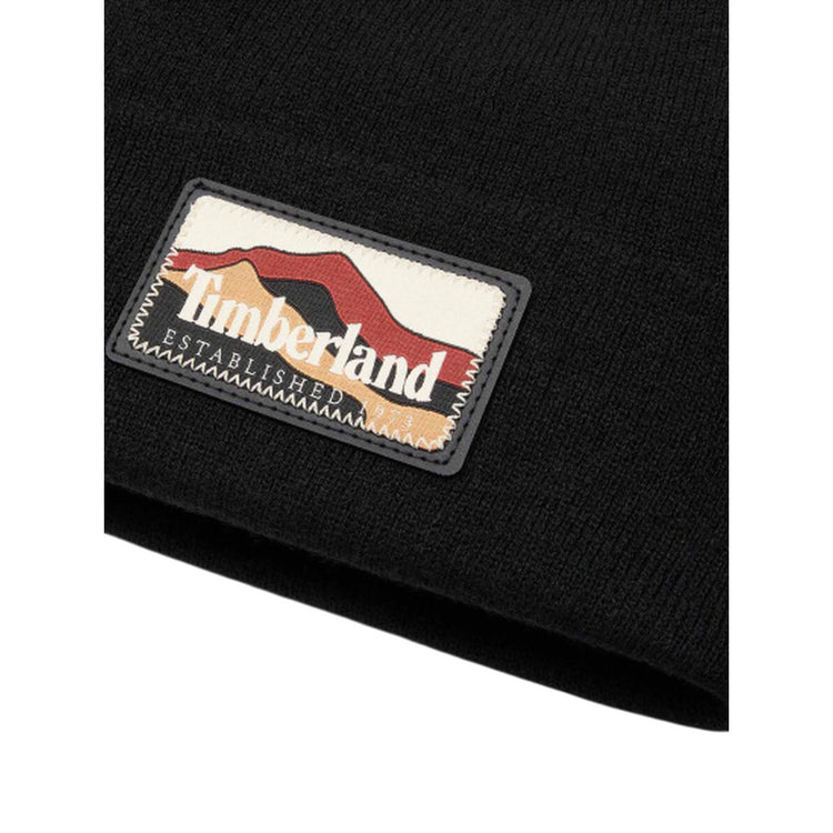 Berretto Nero con patch montagna con logo dettaglio