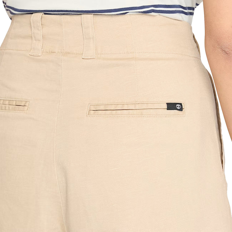 Dettaglio ravvicinato Bermuda in Lino da Donna in Beige