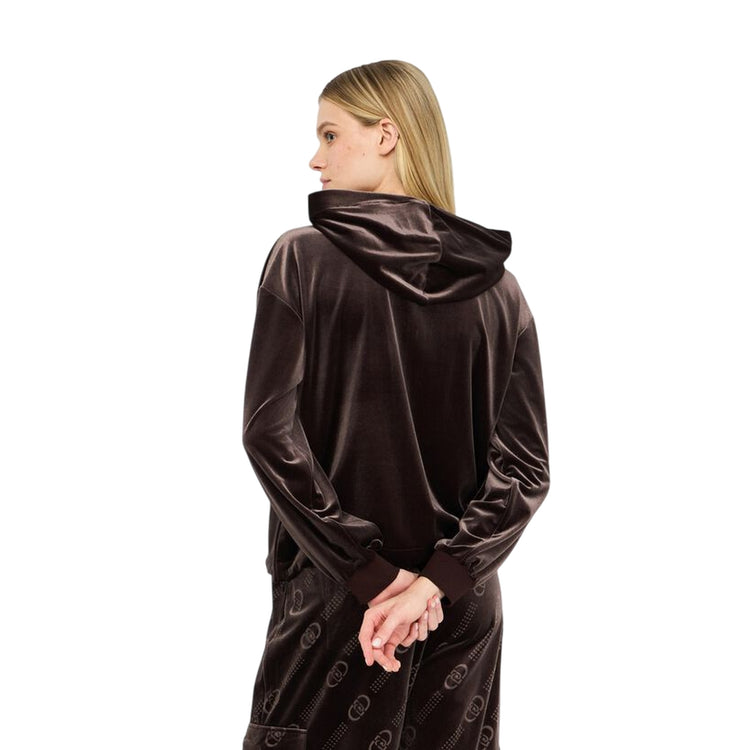 Felpa Donna in ciniglia con cappuccio Marrone modella retro