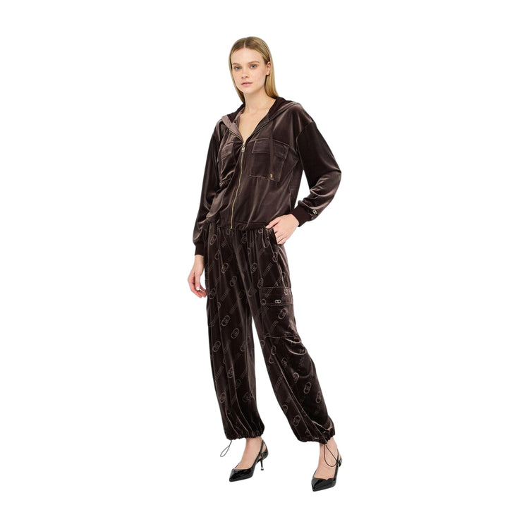 Felpa Donna in ciniglia con cappuccio Marrone modella intera frontale