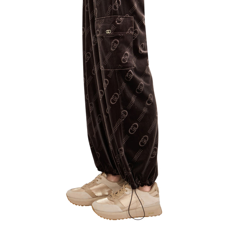 Pantaloni jogging Donna in ciniglia marrone dettaglio al fondo