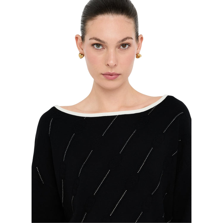 Maglia Donna con dettagli a contrasto e strass modella ravvicinata