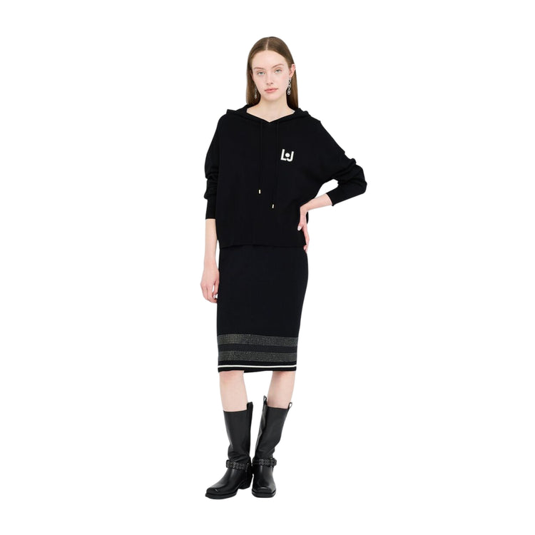 Felpa Donna in maglia nera con logo modella intera frontale