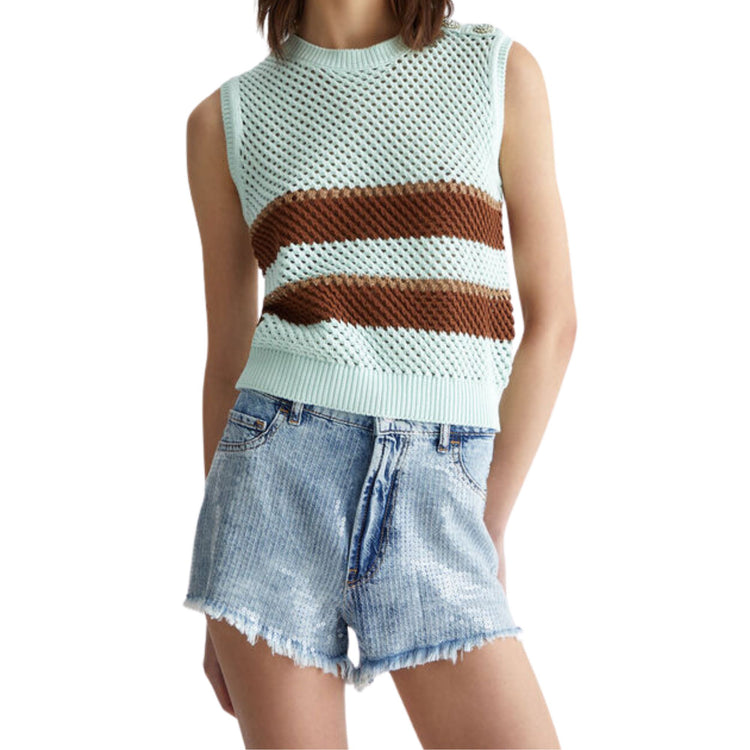 Women's top with buttons on the shoulders