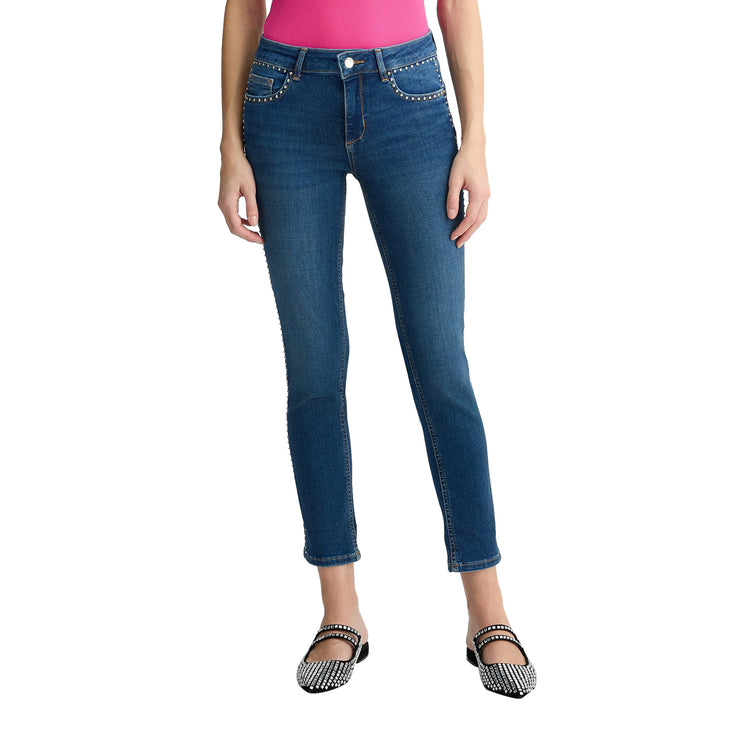 Jeans Skinny Donna con borchie applicate modella frontale