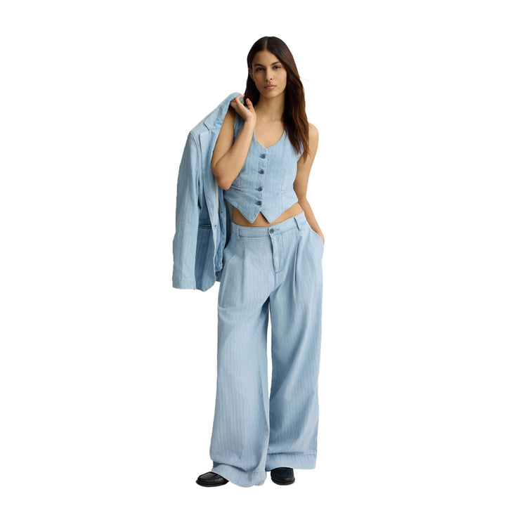 Jeans Donna in Denim gessato a palazzo modella frontale intera