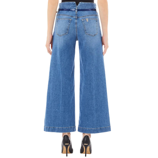 Jeans Donna in denim con fondo con orlo dritto