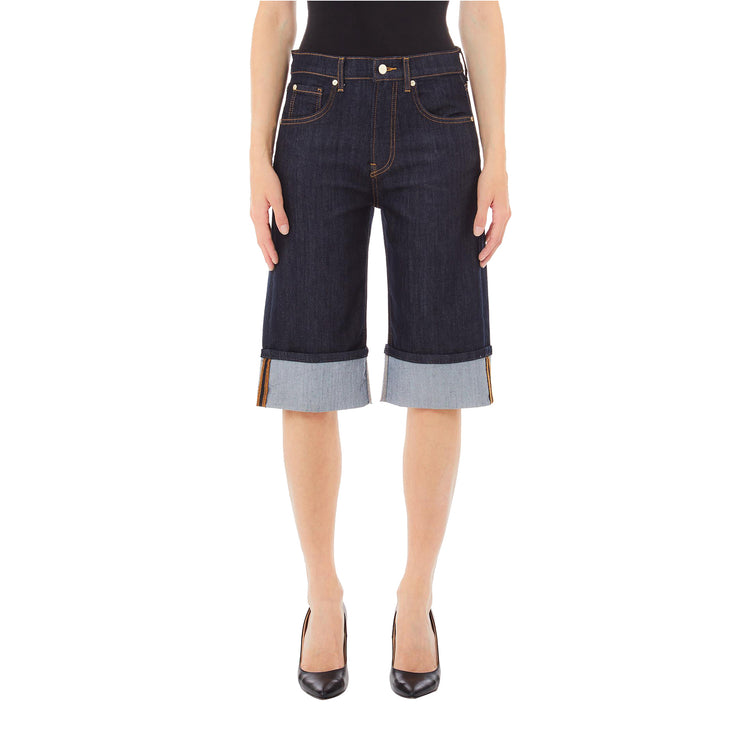 Bermuda Donna con risvolto in denim modella frontale