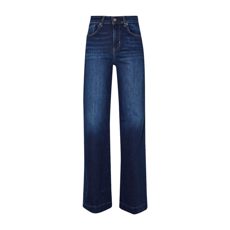 Jean femme jambe évasée et pli repassé