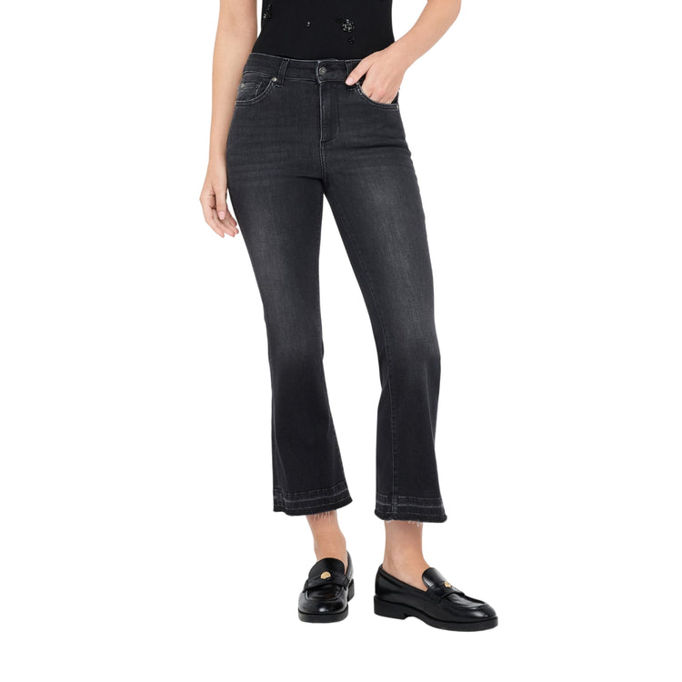 Acquista subito il Jeans Donna, in misto cotone, a vita alta e gamba slim e orlo sfrangiato, firmato Liu Jo su Martini 900: vieni a scoprire tutta la collezione sul nostro sito