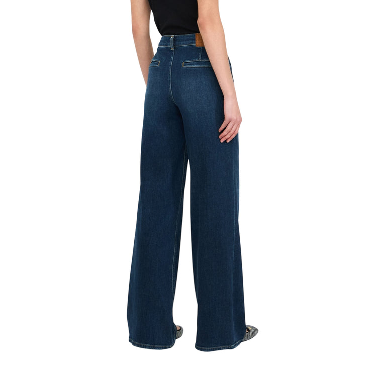 Acquista subito il Jeans Donna, in cotone stretch, gamba flare e tasche sui fianchi e sul retro, firmato Liu Jo su Martini 900: vieni a scoprire tutta la collezione sul nostro sito