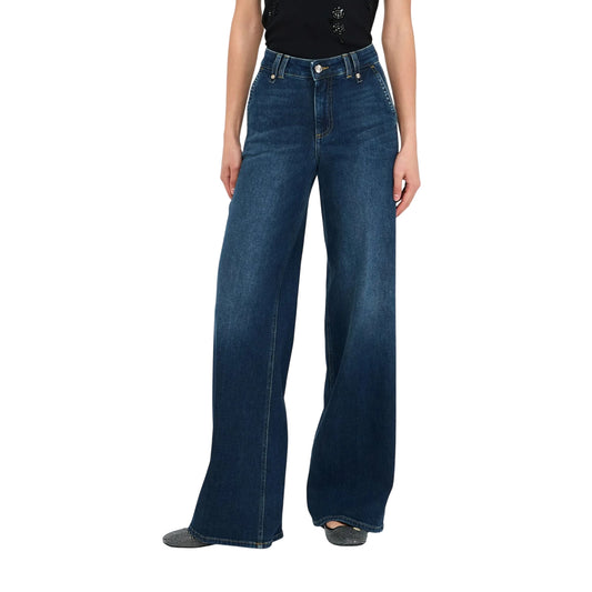 Acquista subito il Jeans Donna, in cotone stretch, gamba flare e tasche sui fianchi e sul retro, firmato Liu Jo su Martini 900: vieni a scoprire tutta la collezione sul nostro sito