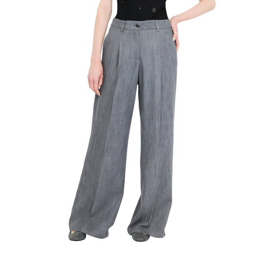 Acquista subito, il Pantalone Donna, con pinces e piega stirata, vita alta e gamba flare firmato Liu Jo su Martini 900: vieni a scoprire tutta la collezione sul nostro sito