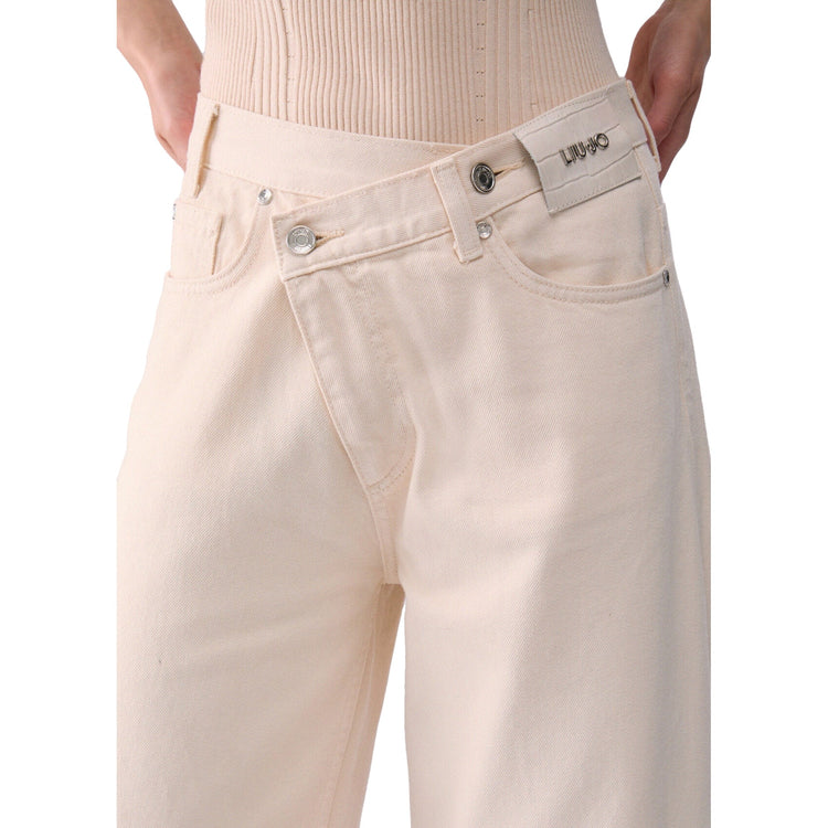 Pantalone Donna con vita asimmetrica beige chiaro dettaglio