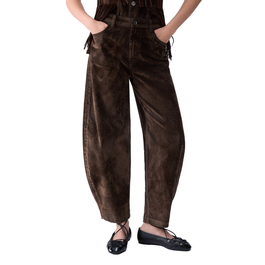 Pantaloni Donna balloon in velluto marrone modella frontale