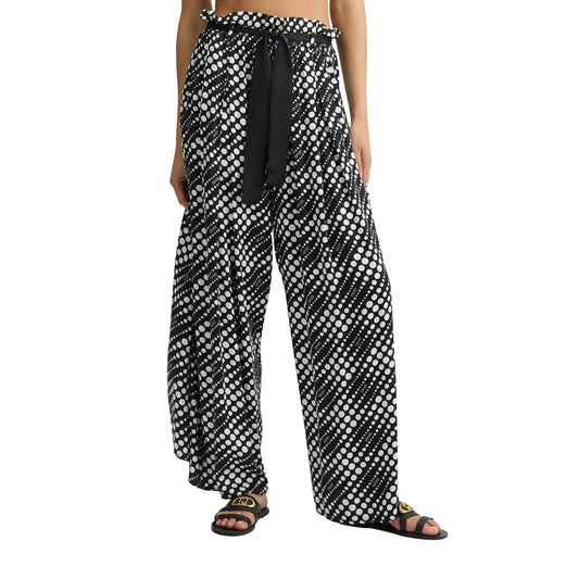 Pantaloni Donna con stampa a pois modella frontale