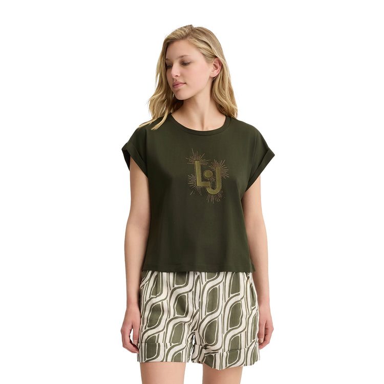 T-shirt verde da donna con logo e strass modella frontale