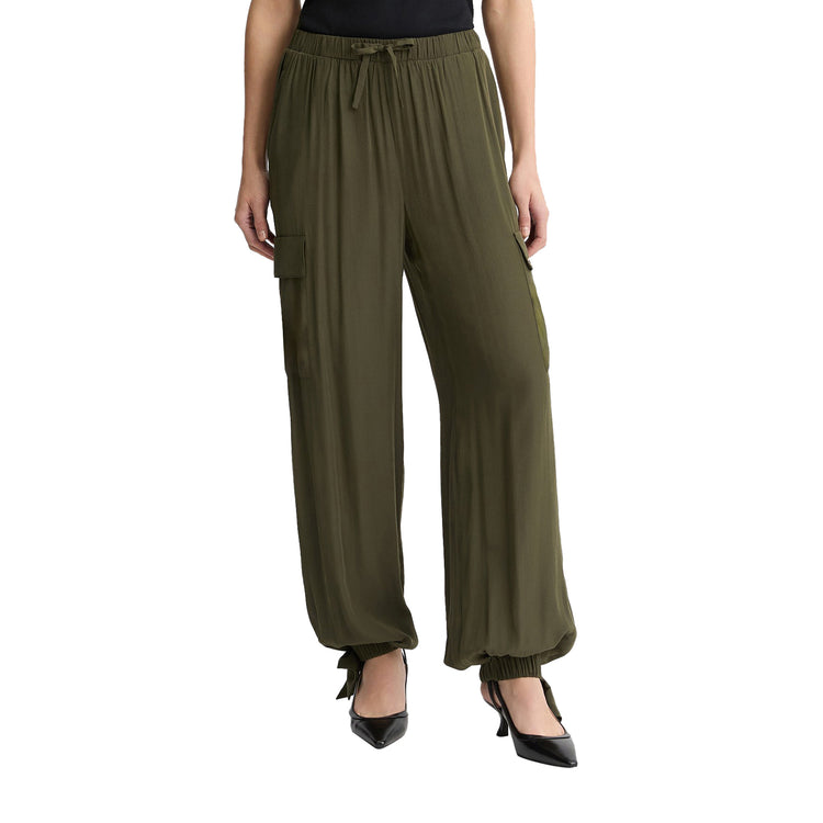 Pantaloni Cargo Donna con fiocchi alle caviglie modella frontale