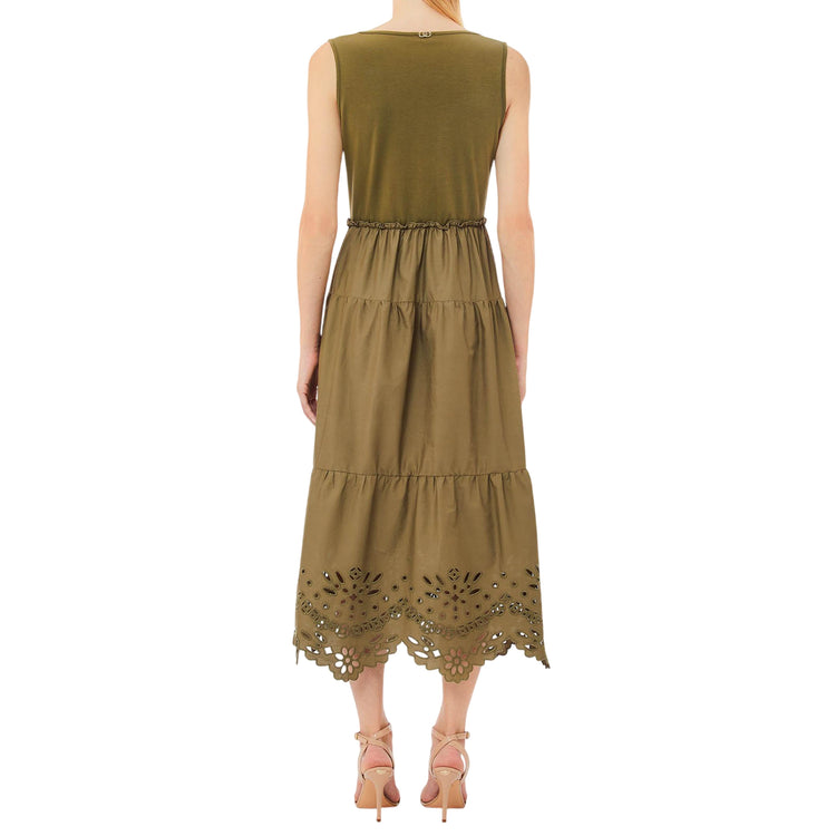 Abito Donna Verde con ricami al fondo modella retro