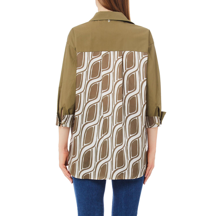 Camicia Donna in popeline di cotone Verde modella retro