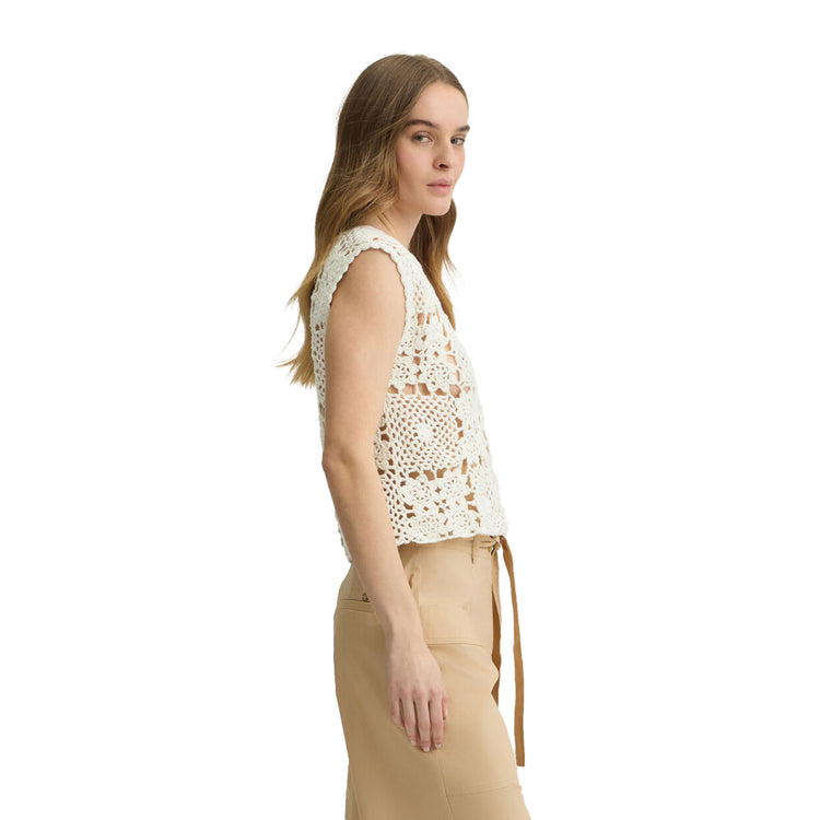 Top Donna in maglia crochet Bianco modella laterale