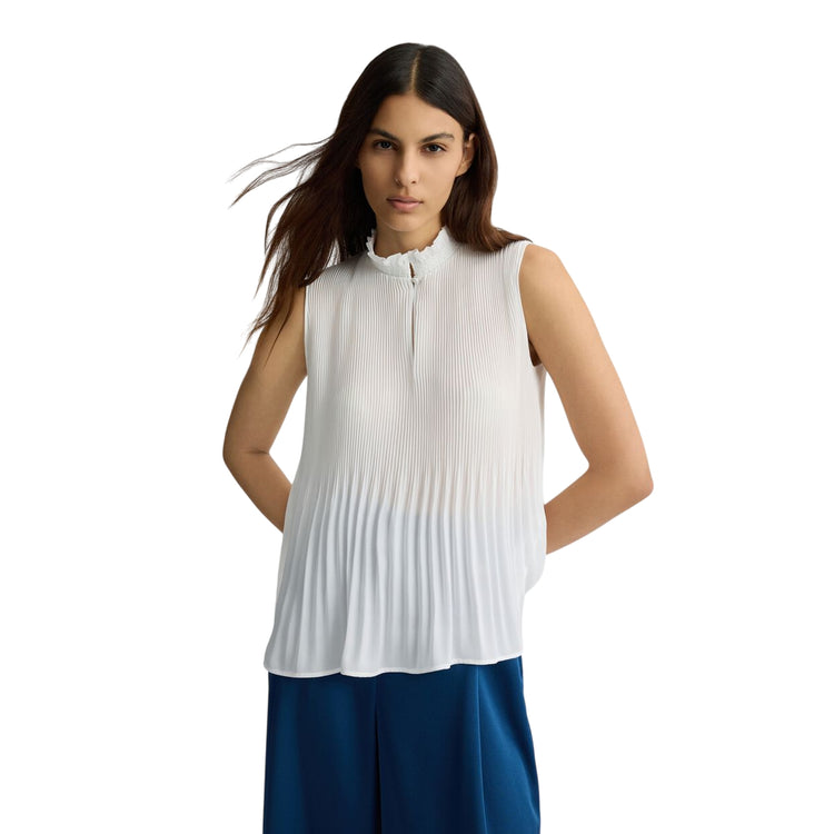 Top Donna in georgette bianco plissé modella frontale