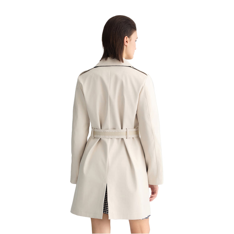 Trench Donna con cintura Beige modella retro