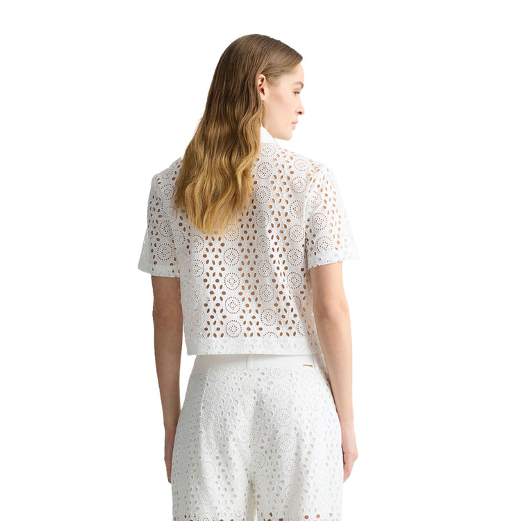 Camicia Donna cropped con ricami bianco modella retro