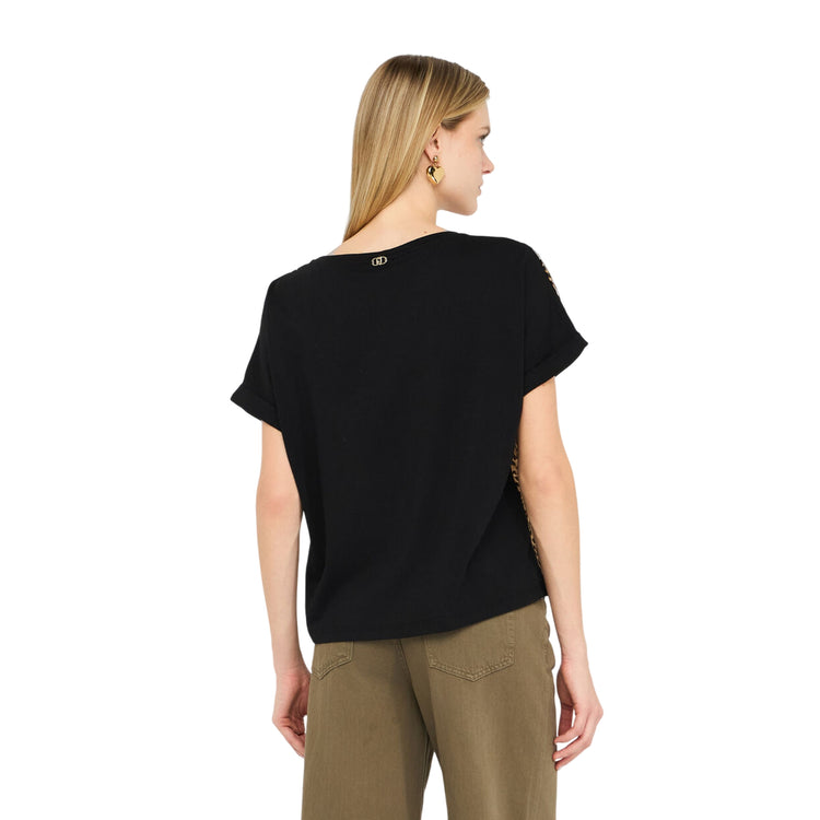 T-shirt Donna con stampa animalier modella retro