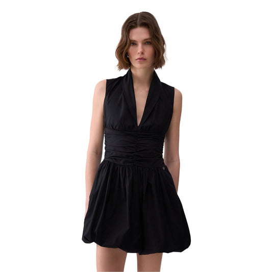 Abito corto Donna Nero con cut out modella frontale