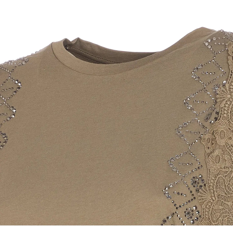 T-shirt verde oliva con pizzo e strass sulle maniche