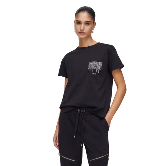 T-shirt Donna nera con tasca gioiello modella frontale