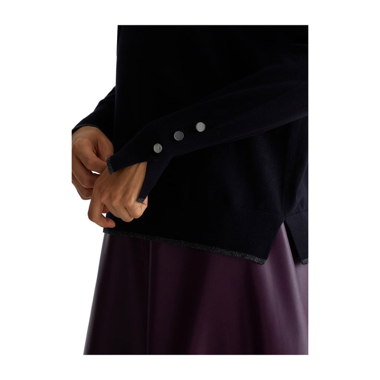 Women's V-neck T-shirt with back logo