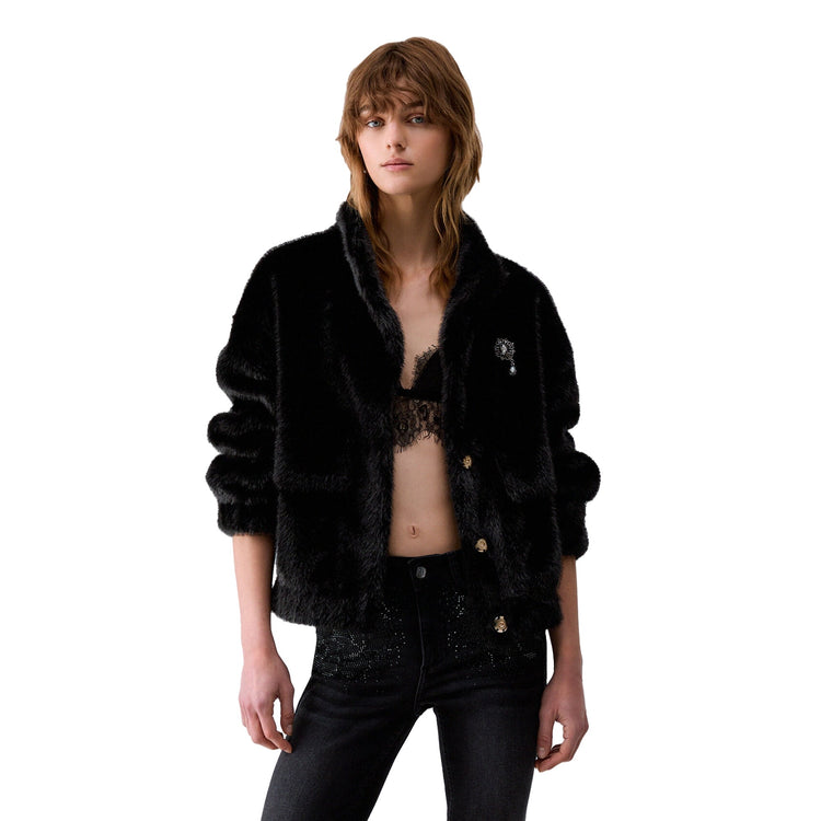 Giaccone Donna teddy nero con spilla modella frontale