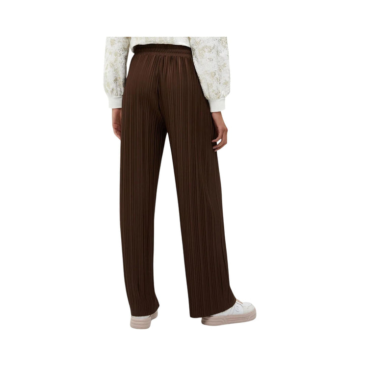 Women's trousers with pleated pattern