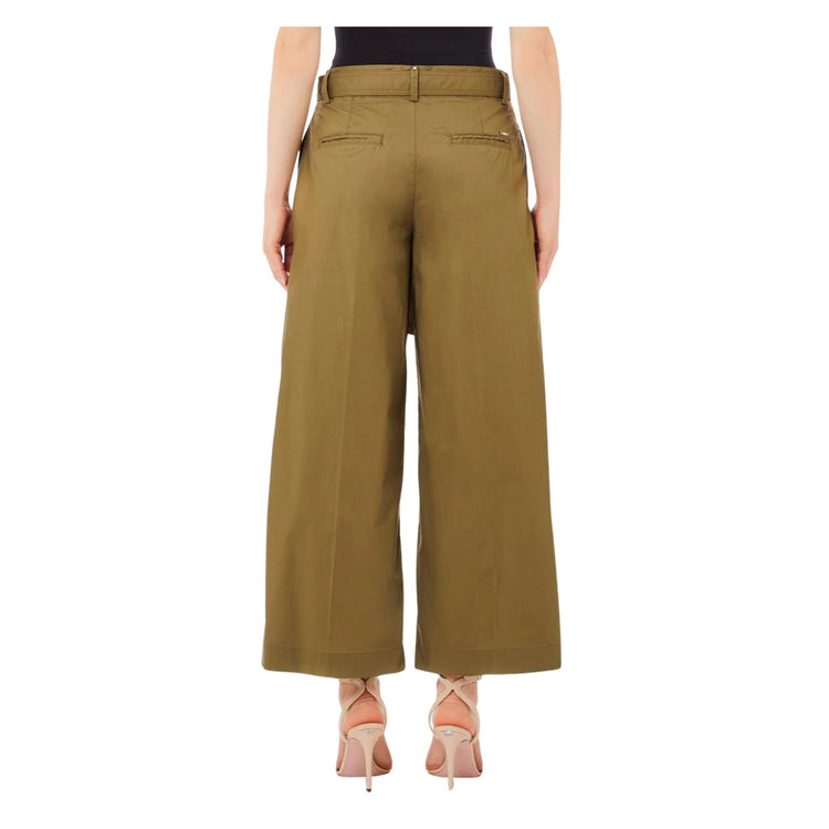 Pantalone Donna cropped Belt Verde modella retro