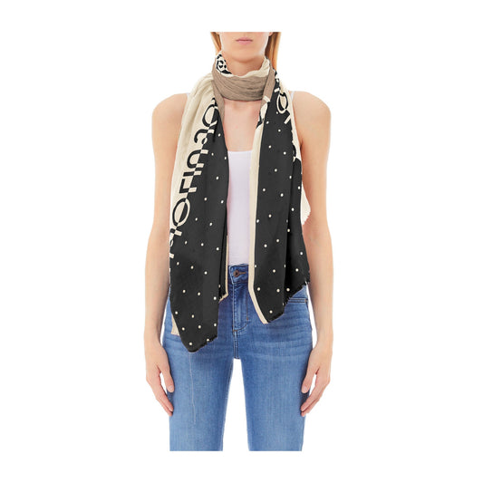 Stola Donna fantasia a pois Nero modella