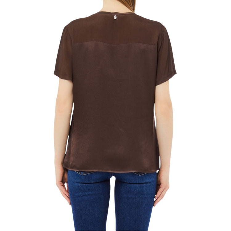 Blusa Donna in raso a maniche corte marrone modella retro