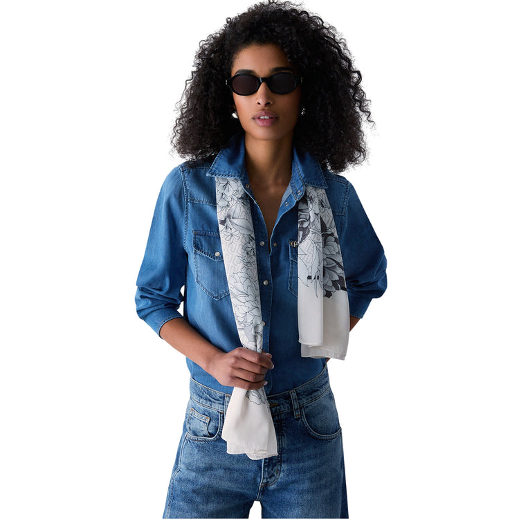Foulard Donna con stampa floreale nera modella