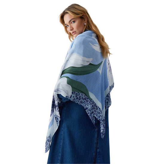 Foulard Donna con bordi animalier Blu modella